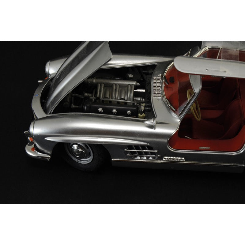 Italeri 3612 1/16 Mercedes Benz 300SL Gullwing Car