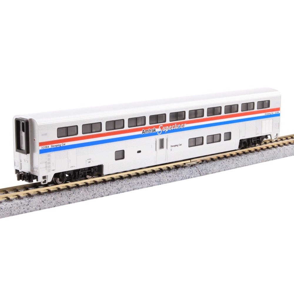 Kato Amtrak F40PH with 3 Coaches