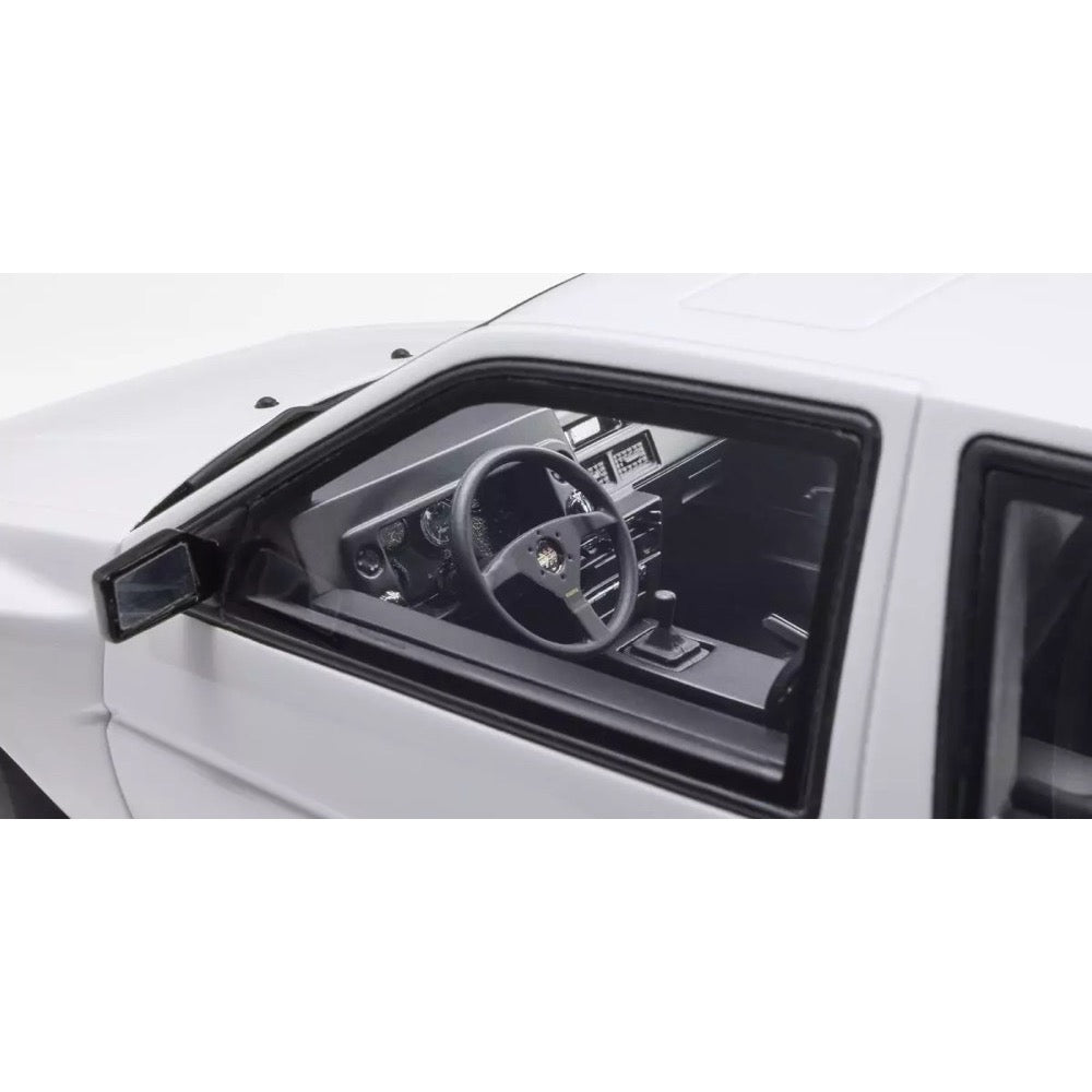 Kyosho 1/18 Toyota Sprinter Trueno AE86 Khyzyl Saleem White