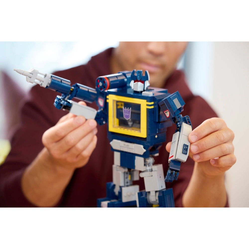 LEGO 10358 Icons Transformers Soundwave