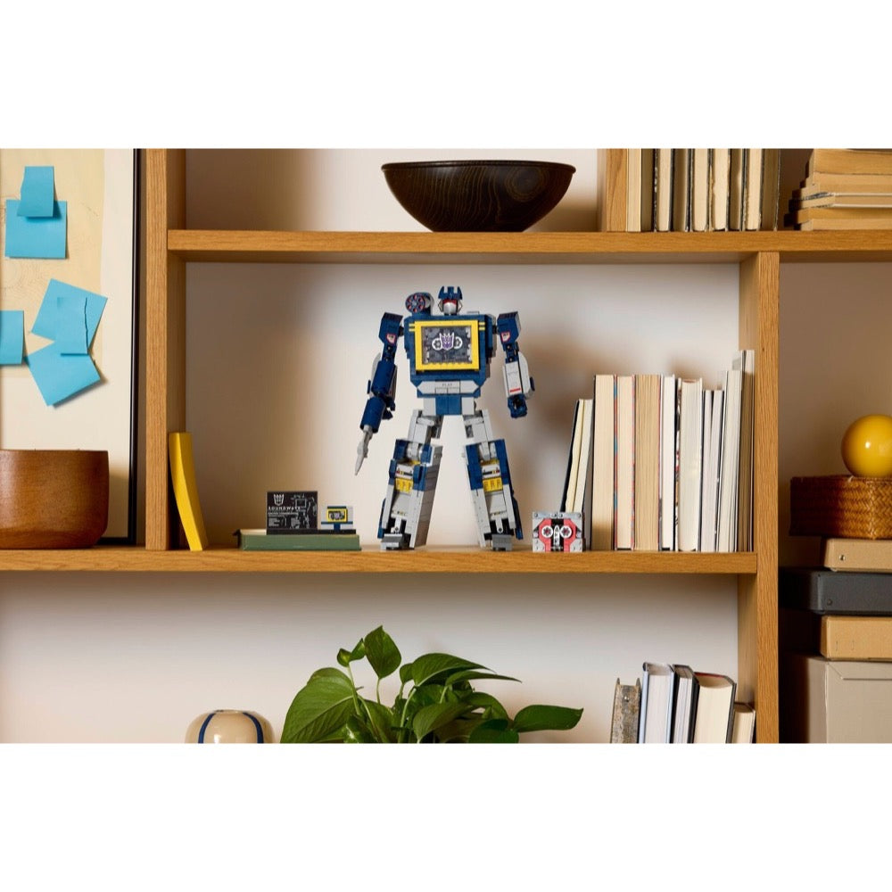 LEGO 10358 Icons Transformers Soundwave