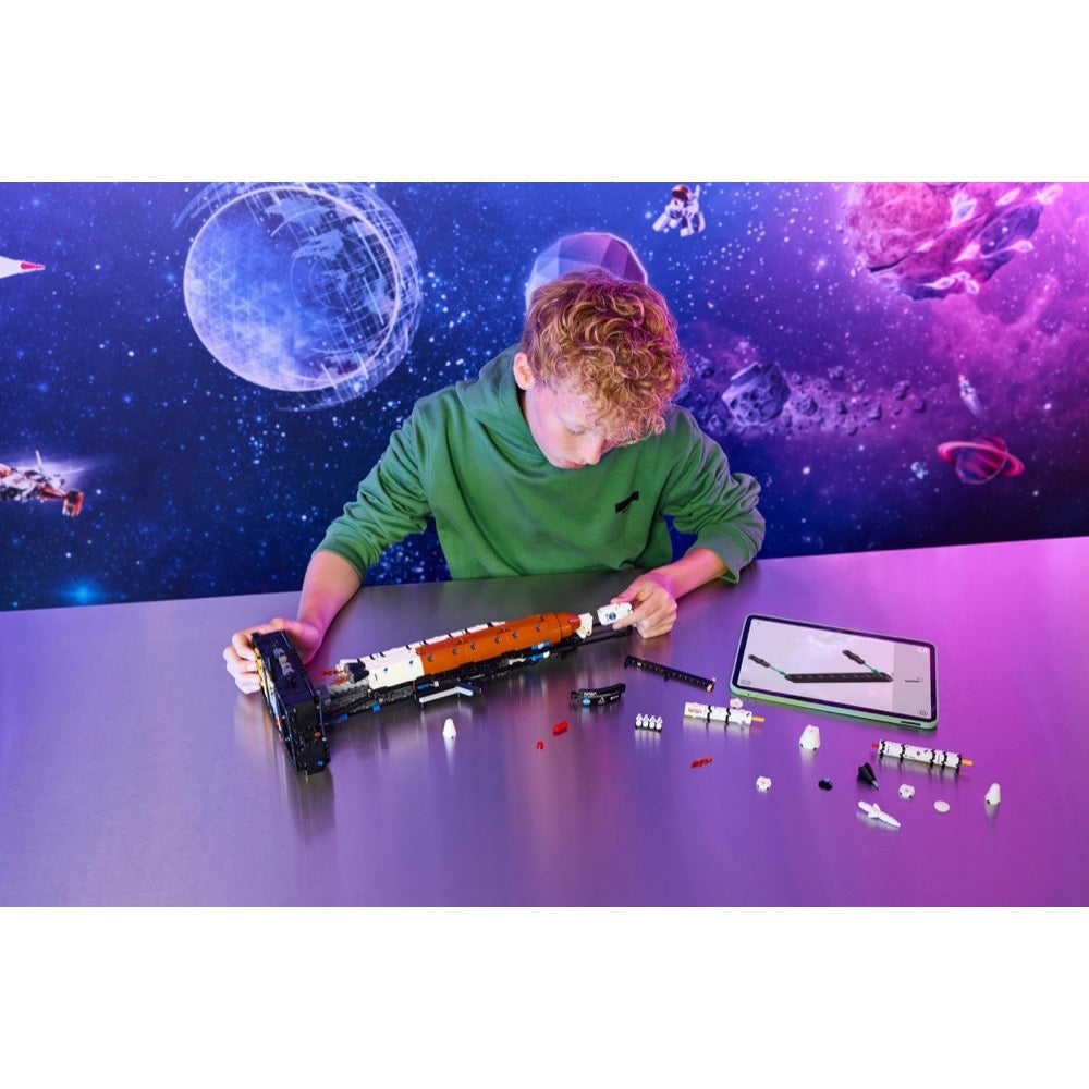 LEGO 42221 Technic NASA Artemis Space Launch System Rocket