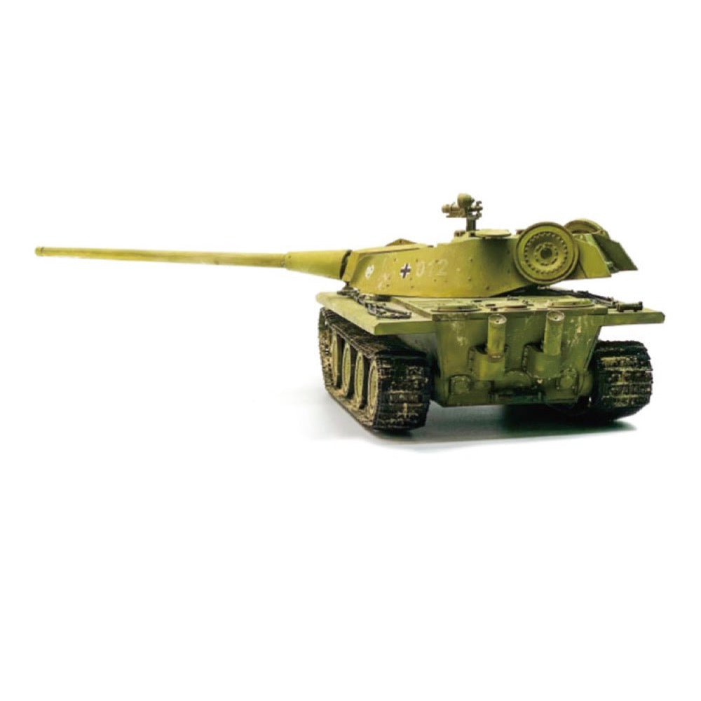 Modelcollect UA35030 1/35 Fist Of War German E60 Ausf.D Late Type 12.8cm Tank Metal Barrel Included