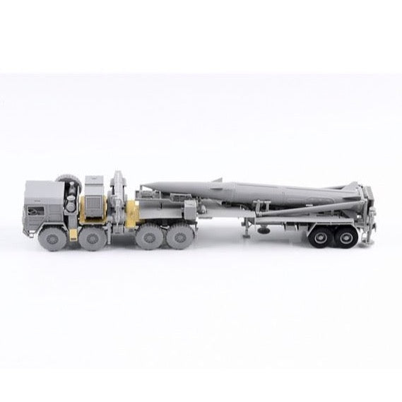 Modelcollect UA72084 NATO M1001 MAN Tractor & Pershing Missile Erector