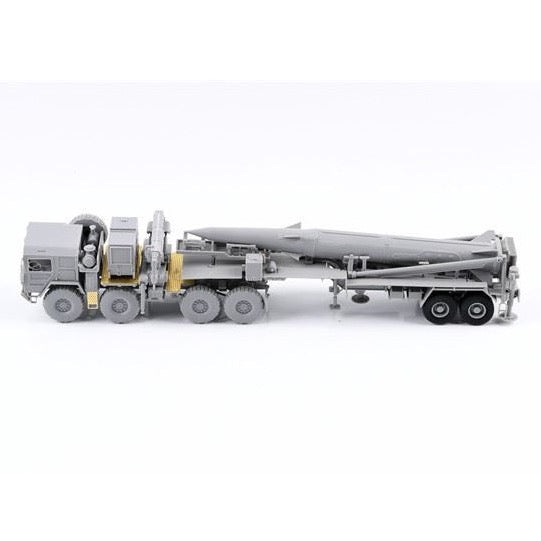 Modelcollect UA72084 NATO M1001 MAN Tractor & Pershing Missile Erector