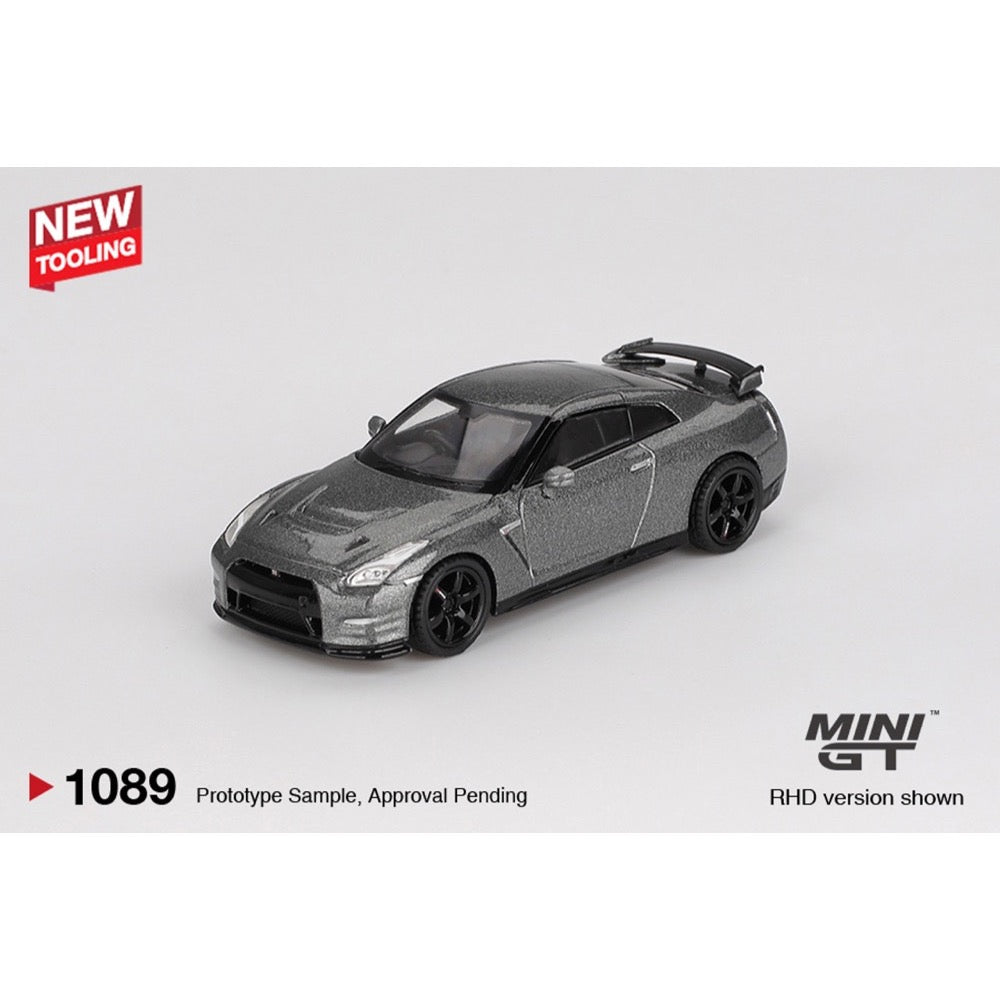 Mini GT MGT01089-R 1/64 Nissan GT-R 2013 Dark Metal Gray Nismo R35 CRS Version 840456308837