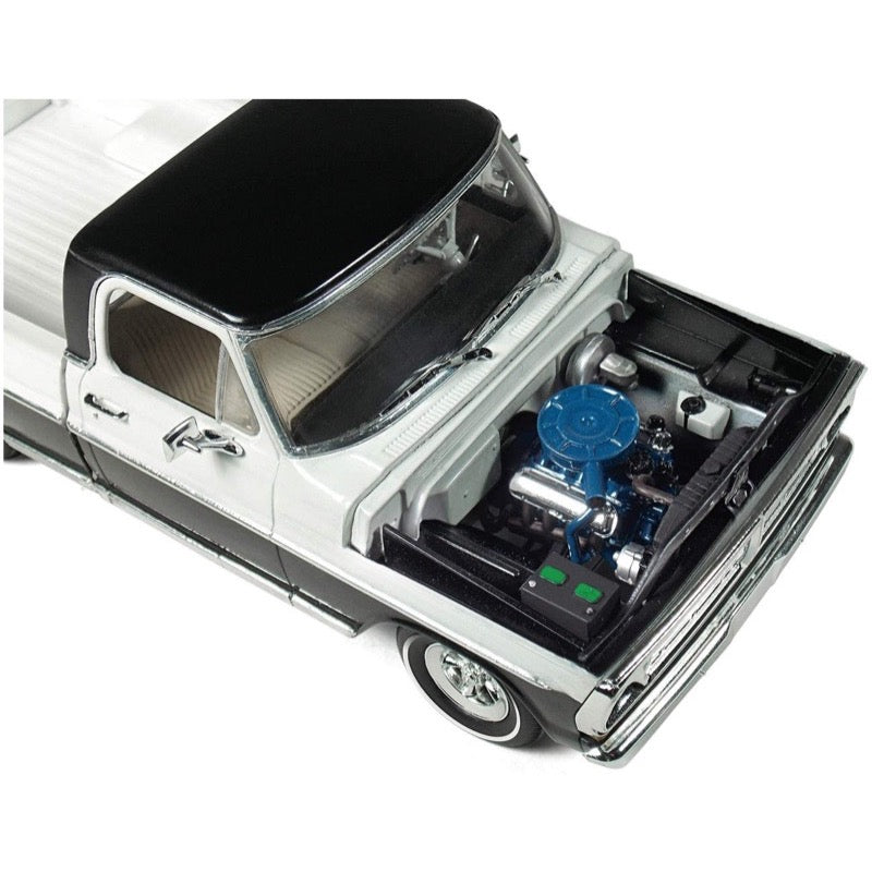Moebius 1220 1/25 1972 Ford Sport Custom Pickup