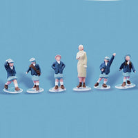 Peco 5120 OO Modelscene Schoolgirls & Mistress