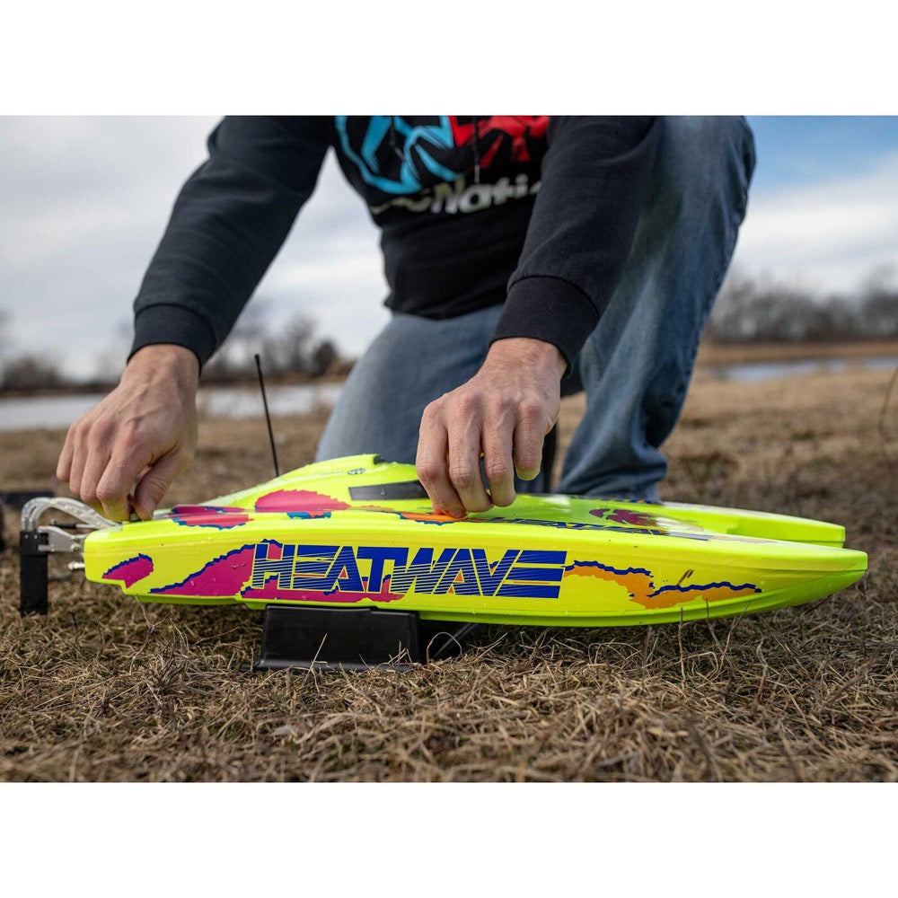 Pro Boat Blackjack 24in V2 Brushless Catamaran Heatwave PRB08049T1