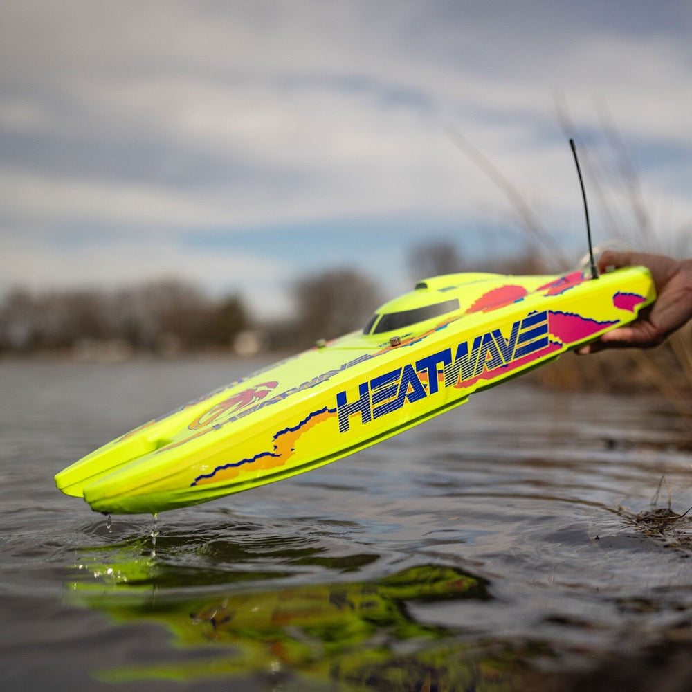 Pro Boat Blackjack 24in V2 Brushless Catamaran Heatwave PRB08049T1