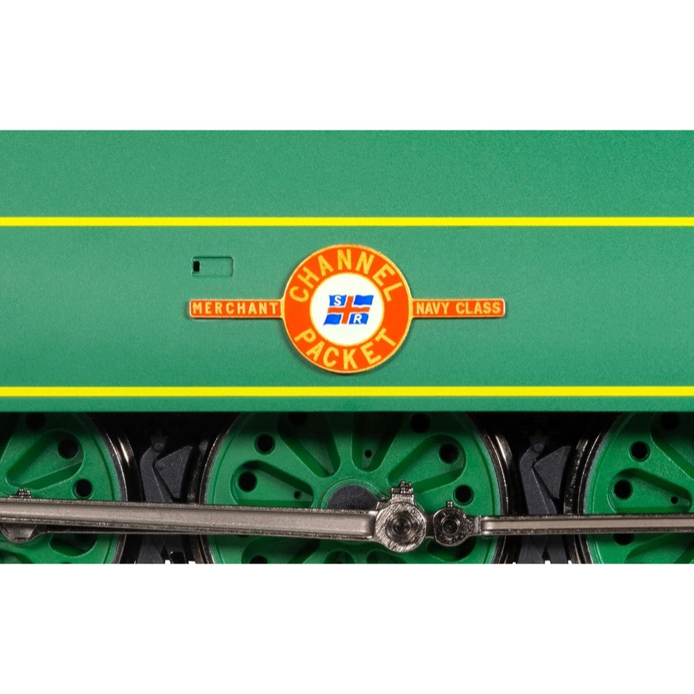 Hornby R30399SS SR Merchant Navy Class 21C1 Channel Packet with Steam Generator