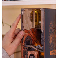 Revell 1/24 Gringotts Bank Book Nook Harry Potter