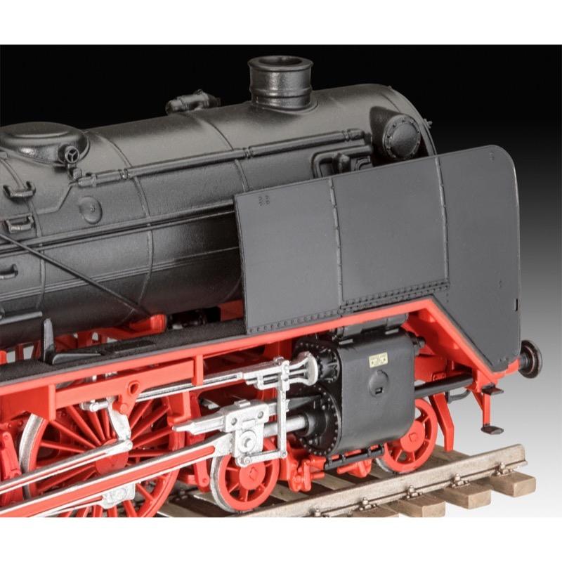 Revell 02172 1/87 Express Locomotive BR01 with Tender T32