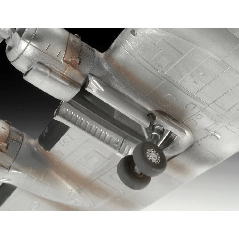 Revell 03745 1/144 L.1049G Super Constellation Lufthansa 100 Years