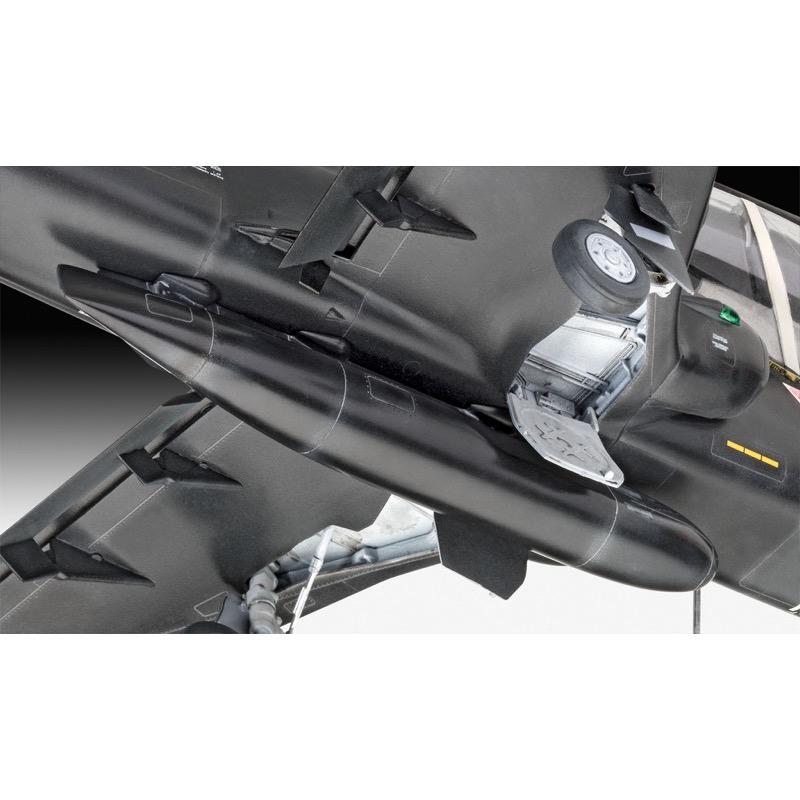 Revell 03852 1/32 Bae Hawk T2
