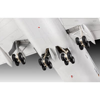 Revell 03891 1/144 Boeing 747-8 Lufthansa New Livery
