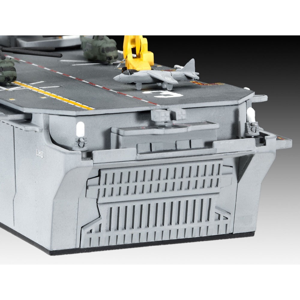 Revell 05178 1/700 Assault Carrier USS WASP Class
