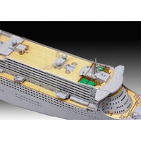 Revell 05199 1/400 Ocean Liner Queen Mary 2 (Platinum Edition)