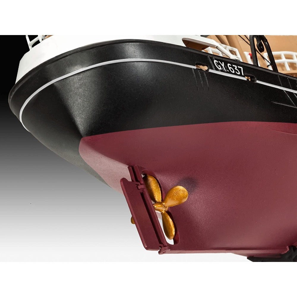 Revell 05204 1/142 North Sea Fishing Trawler