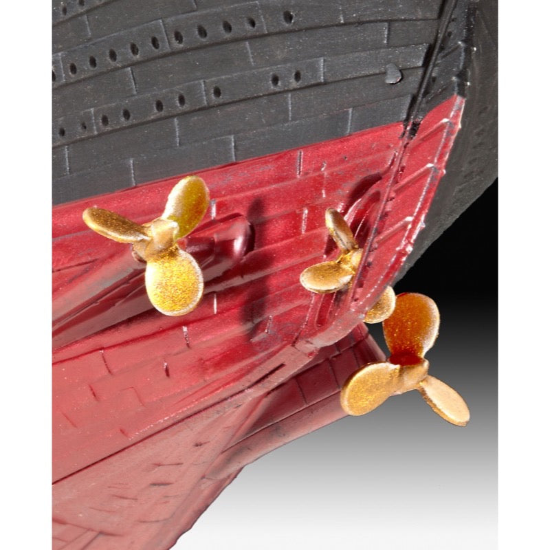 Revell 05210 1/700 R.M.S Titanic