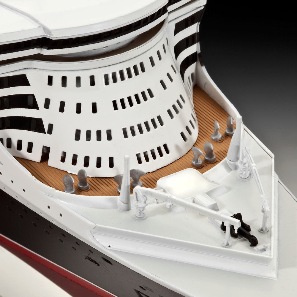 Revell 05231 1/700 Queen Mary 2