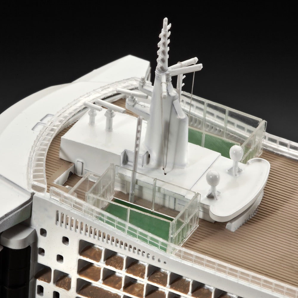Revell 05231 1/700 Queen Mary 2
