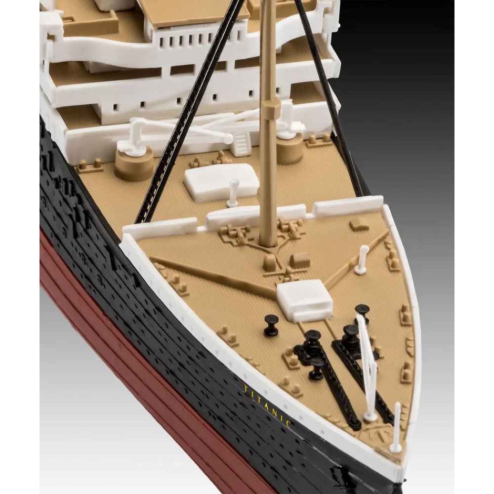 Revell 05497 1/600 R.M.S. Titanic (Click System)