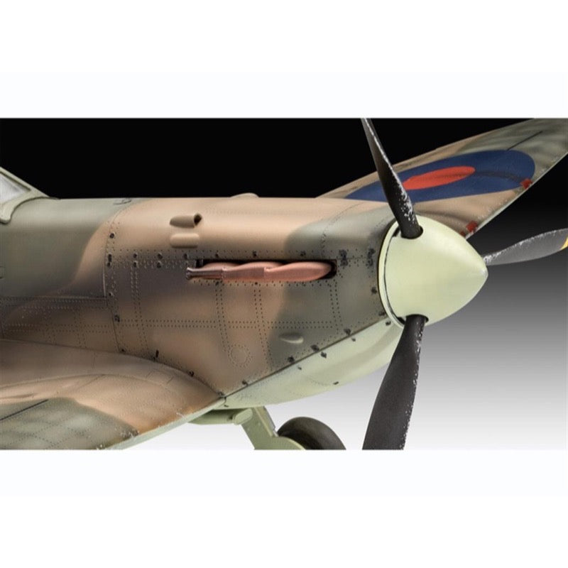 Revell 05688 1/32 Supermarine Spitfire Mk.II Iron Maiden Gift Set