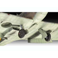 Revell 05688 1/32 Supermarine Spitfire Mk.II Iron Maiden Gift Set