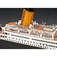 Revell 05715 1/400 RMS Titanic 100th Anniversary Special Edition