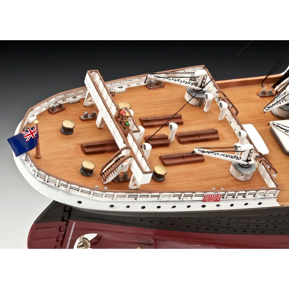 Revell 05715 1/400 RMS Titanic 100th Anniversary Special Edition