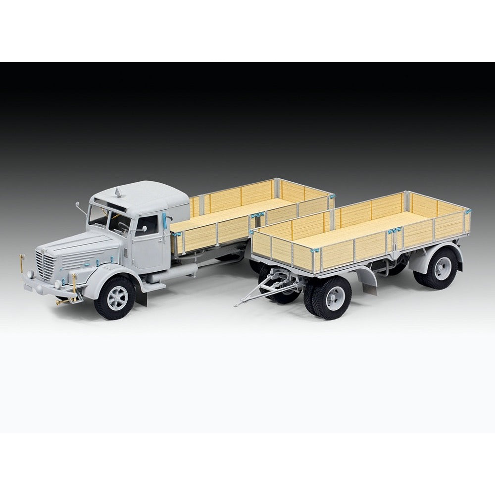 Revell 07580 1/24 Bussing 8000 S 13 with Trailer