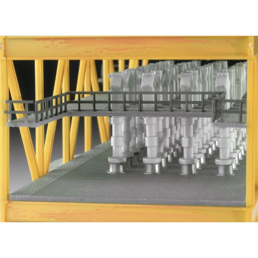 Revell 08803 1/200 Off-Shore Oilrig North Cormorant