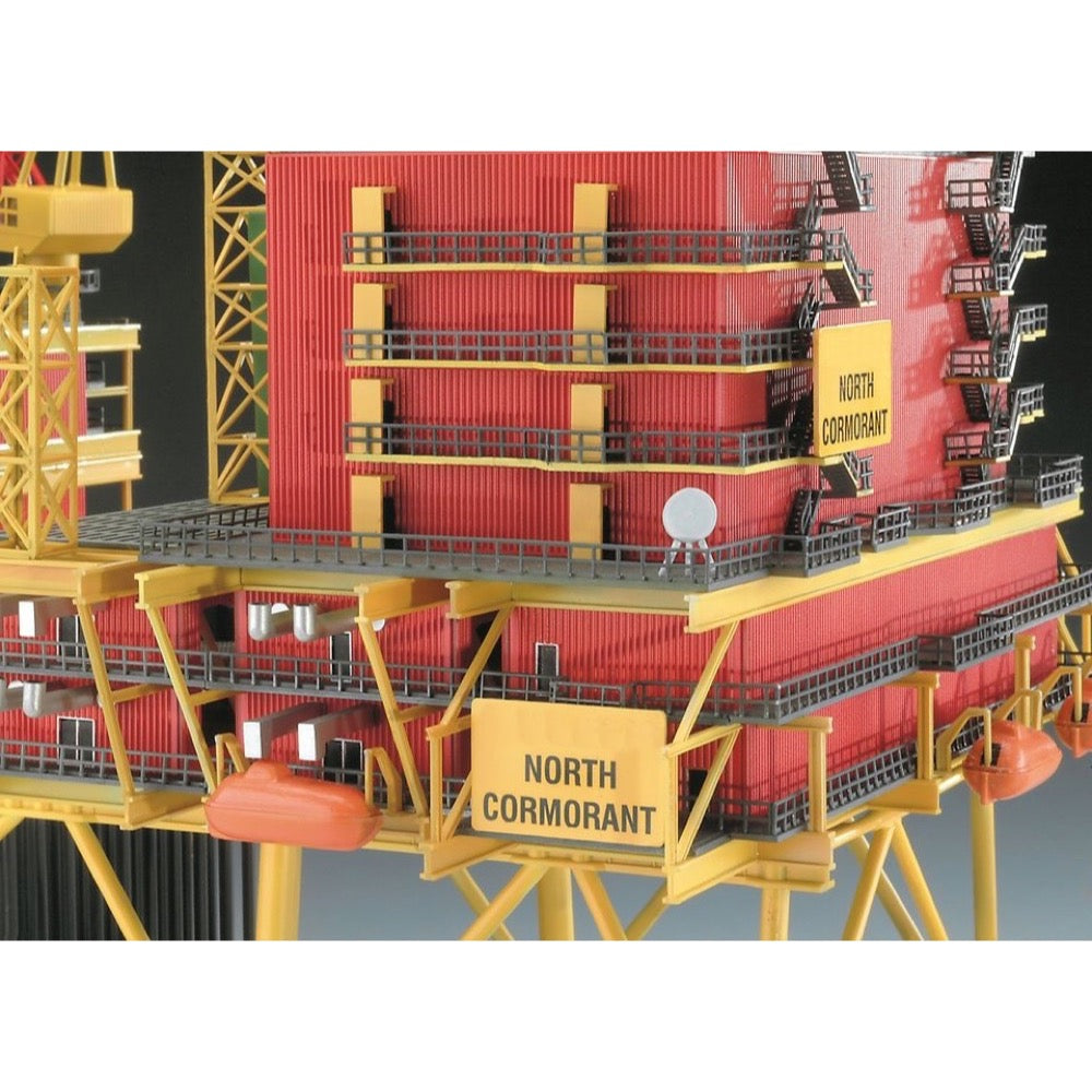 Revell 08803 1/200 Off-Shore Oilrig North Cormorant