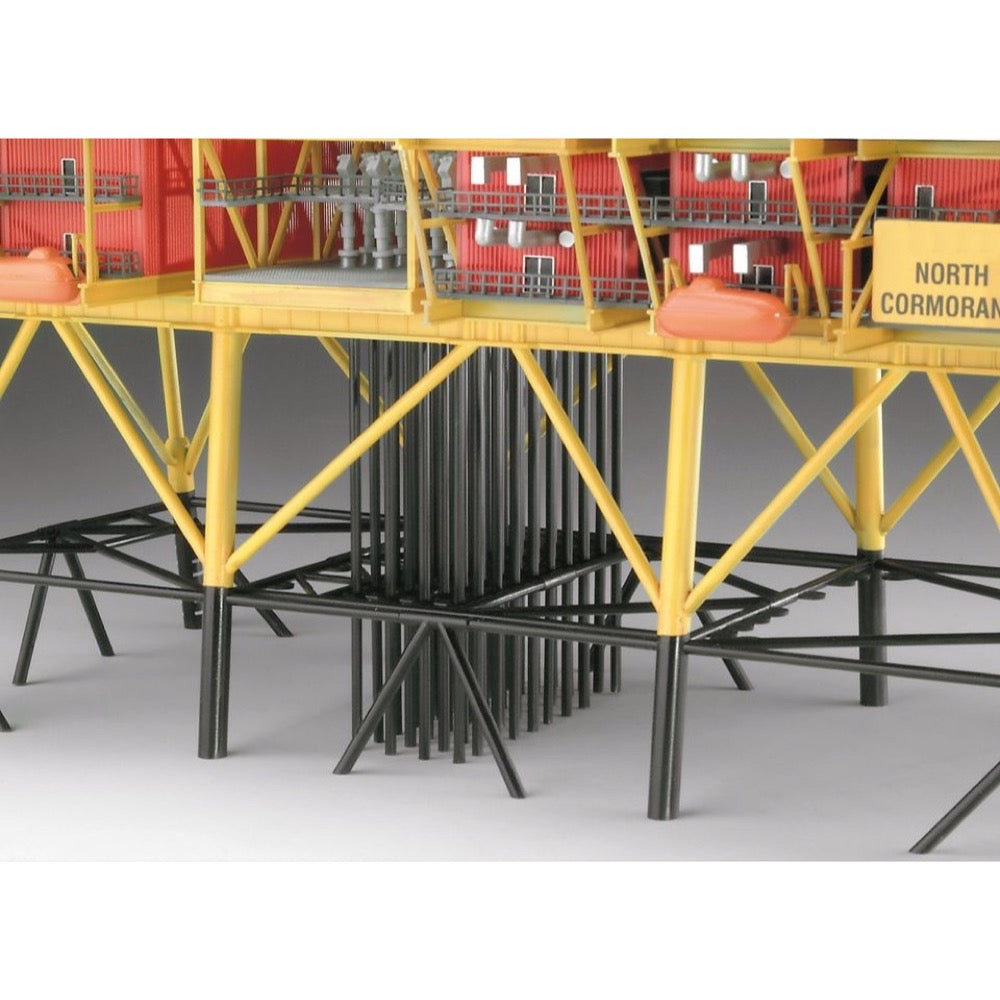 Revell 08803 1/200 Off-Shore Oilrig North Cormorant