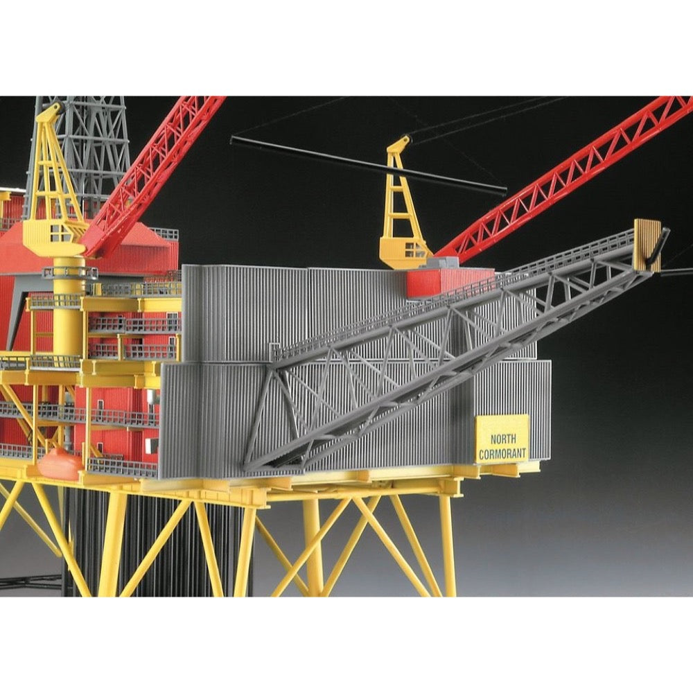 Revell 08803 1/200 Off-Shore Oilrig North Cormorant