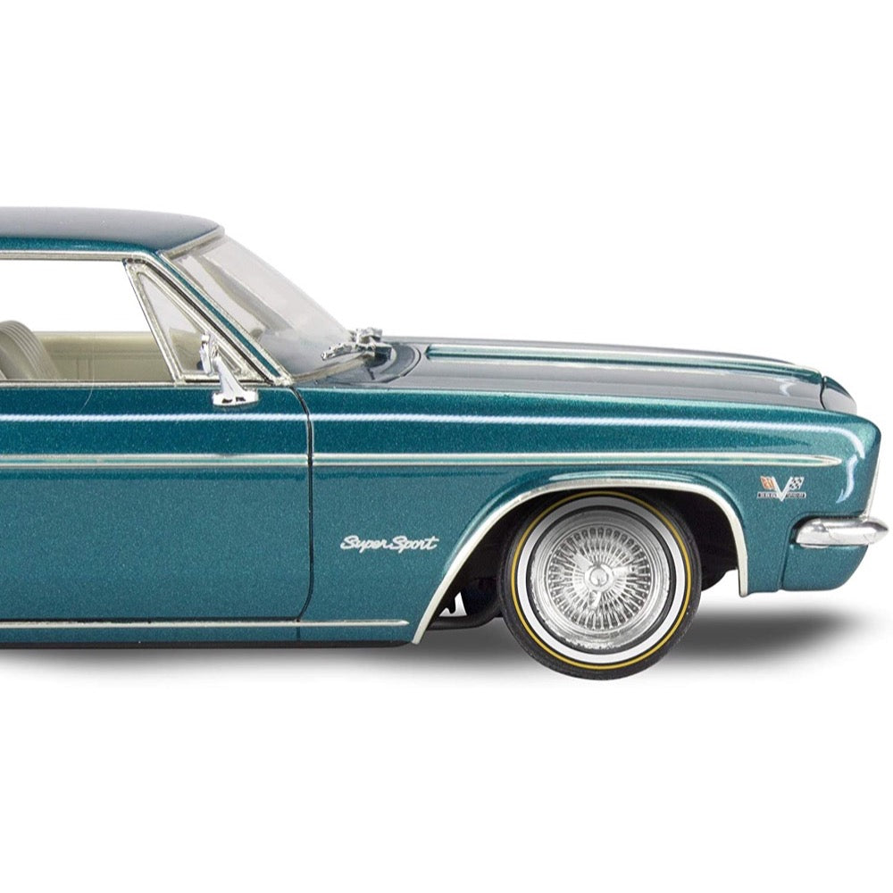 Revell 14497 1/25 1966 Chevy Impala SS
