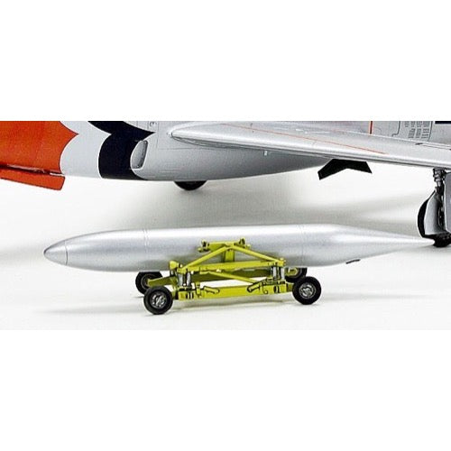 Revell 15996 1/48 Republic F-84F Thunderstreak Thunderbirds
