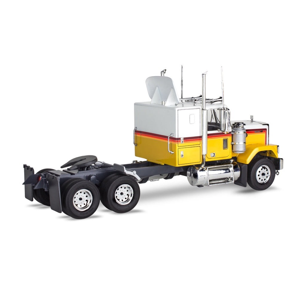 Revell 17471 1/32 Chevy Bison Semi Truck
