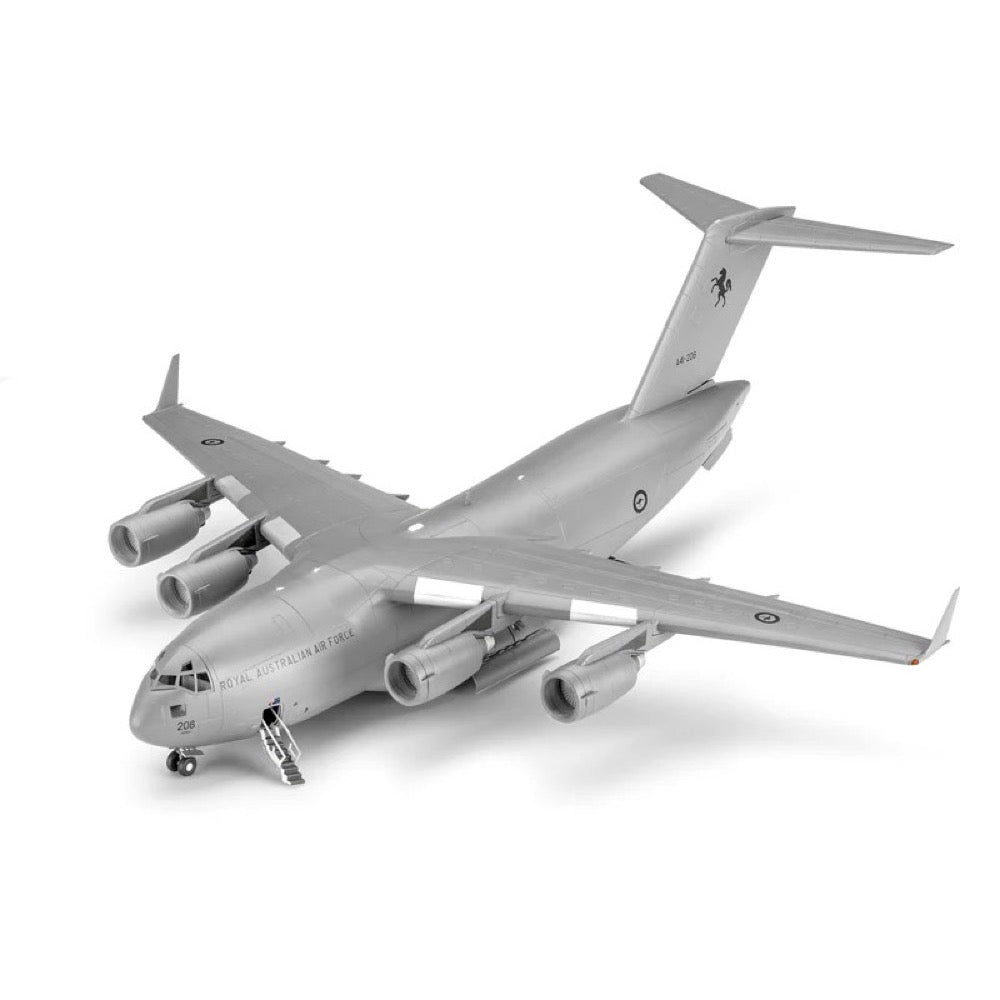 Revell 1/144 Boeing C-17A Globemaster III With AUS. Decals
