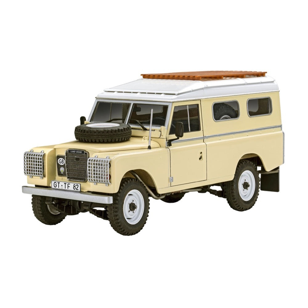 Revell 07056 1/24 Land Rover Series III LWB Commercial