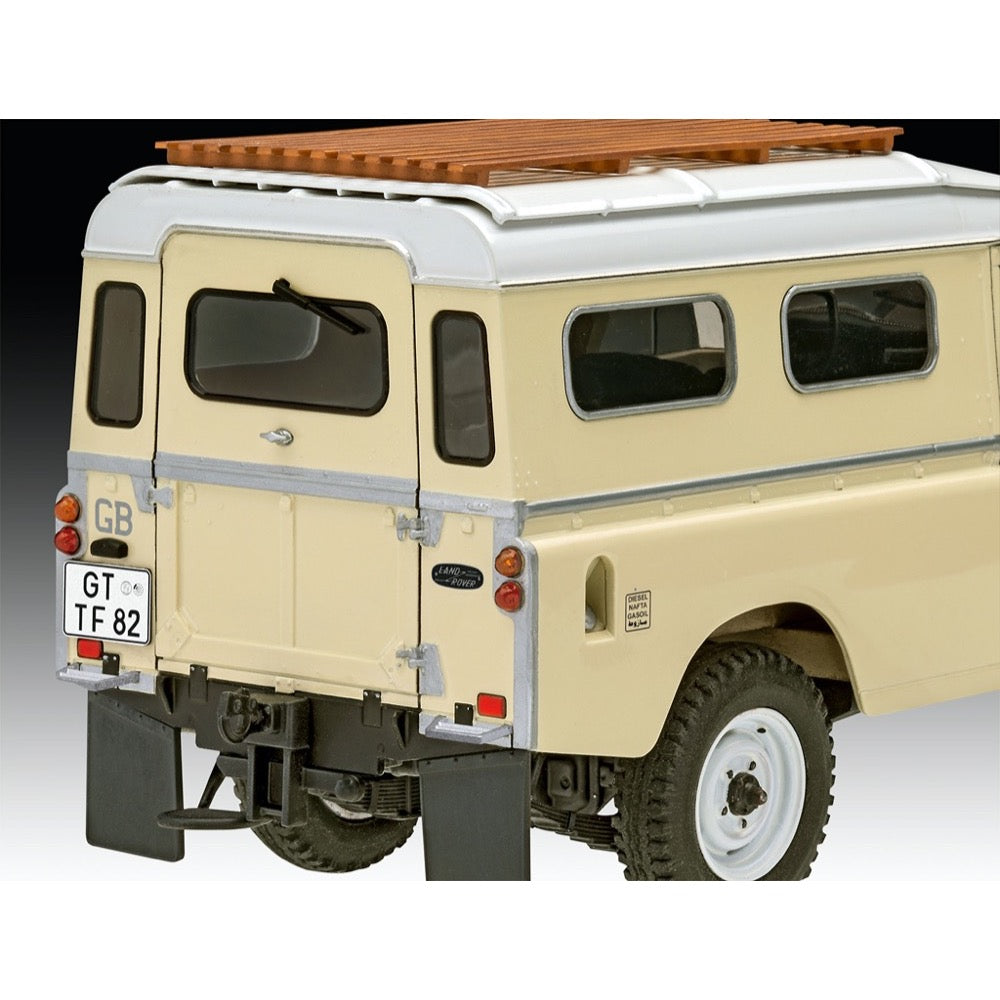 Revell 67056 1/24 Land Rover Series III LWB Commercial Starter Set