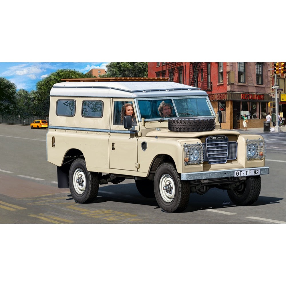 Revell 07056 1/24 Land Rover Series III LWB Commercial