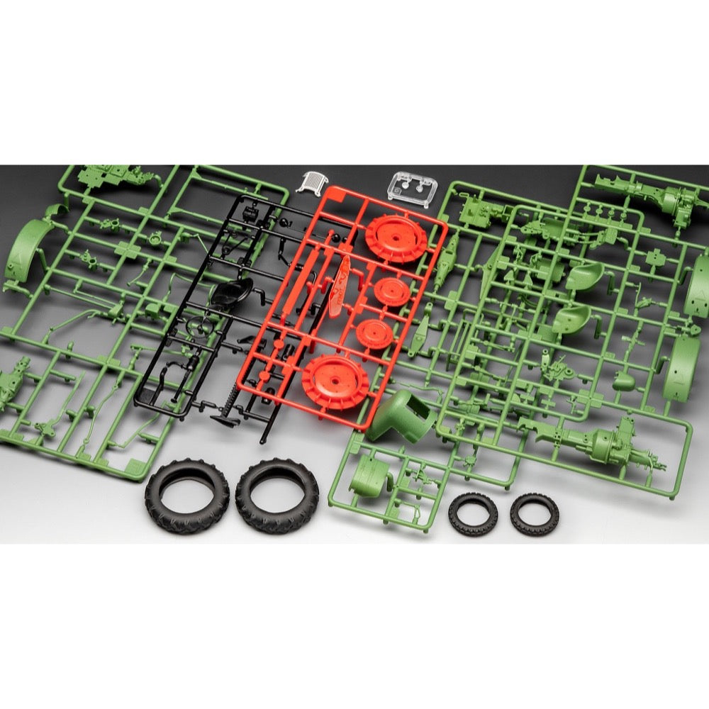 Revell 67822 1/24 Fendt F20 Dieselros Easy Click System Starter Set