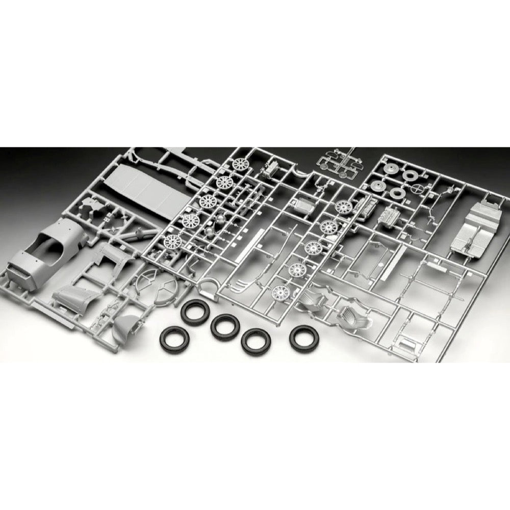 Revell 77751 1/32 Aston Martin Ulster Starter Kit