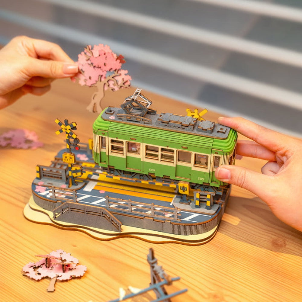Robotime Rollife DIY Sakura Journey Tram 6946785119541