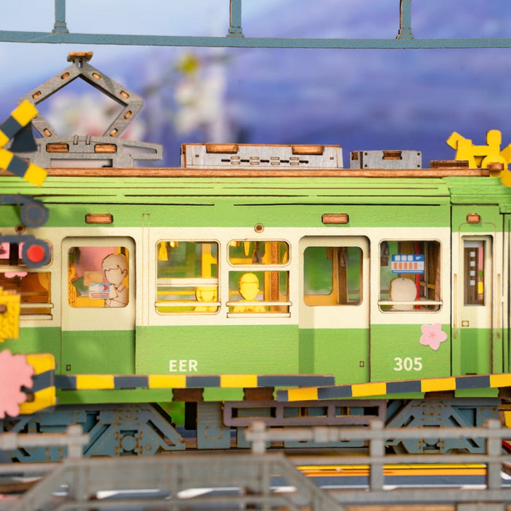 Robotime Rollife DIY Sakura Journey Tram 6946785119541