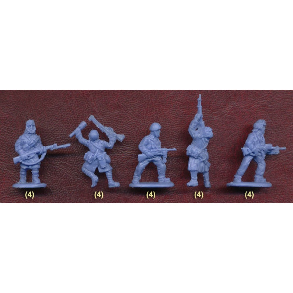 Strelets M082 1/72 WWII Italian Army in Winter Dress (Stalingrad) (re-issue)