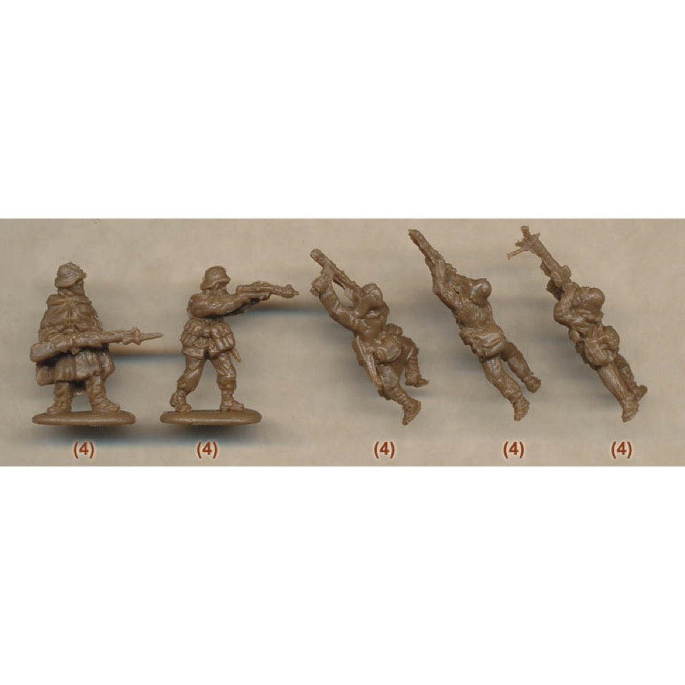 Strelets M083 1/72 WWII Hungarian Army in Winter Dress (Stalingrad) (re-issue)