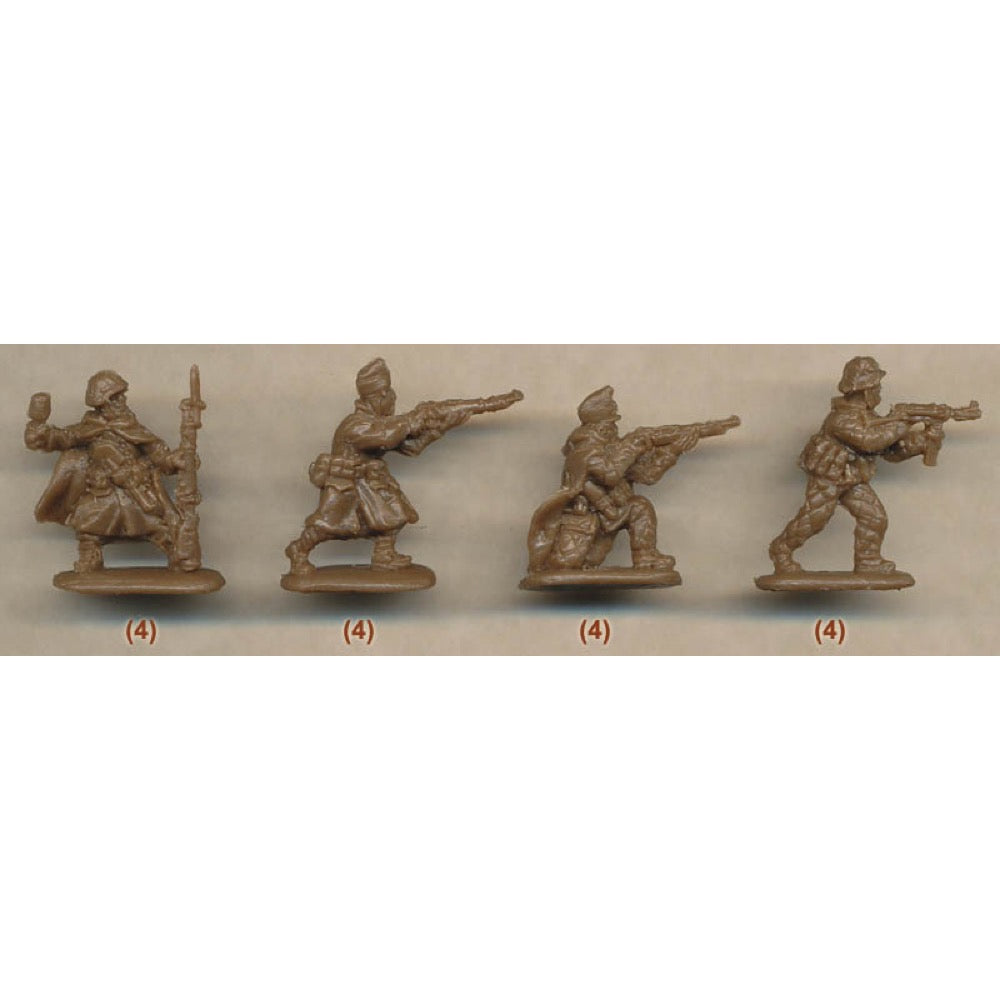 Strelets M083 1/72 WWII Hungarian Army in Winter Dress (Stalingrad) (re-issue)